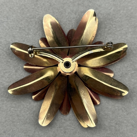 Vintage Y Back Metal Flower Power Brooch Deep Pink and Gold Tone - Picture 9 of 10